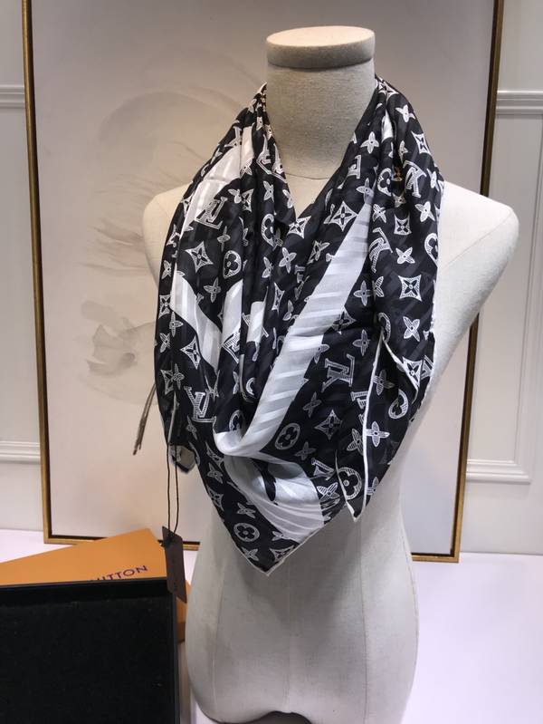 Louis Vuitton Scarf LVC00594